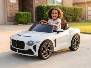 Bentley Bacalar enfant, Blanc, enfant souriant en extérieur