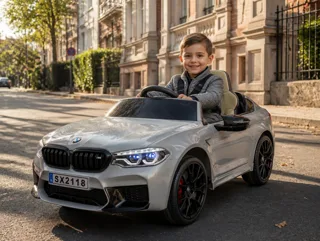 Voiture électrique enfant BMW M5 gris métallisé 24V, phares et feux fonctionnels, pour enfant de 5-9 ans