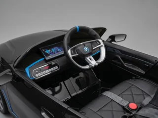 BMW i4 enfant 12V noir, détail jantes BMW