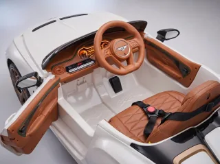 Bentley Bacalar enfant, détail tableau de bord et volant